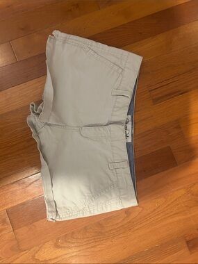 Aeropostale Women's Light Khaki Flat Front Shorts